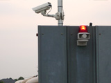 運送業 建築資材置き場 監視カメラ 回転灯 防犯システム設置例